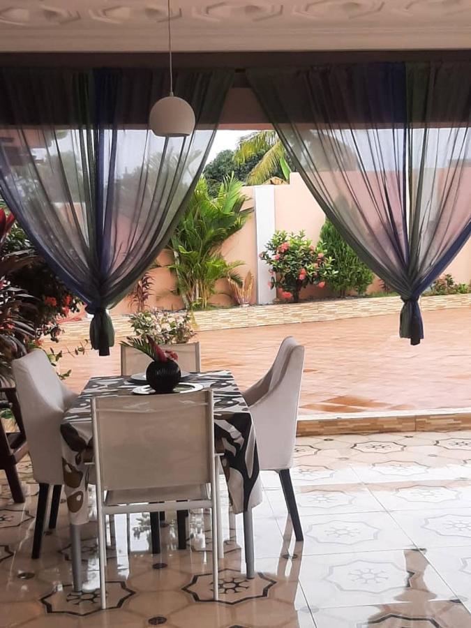 Nana Adu Guest House Koforidua Buitenkant foto