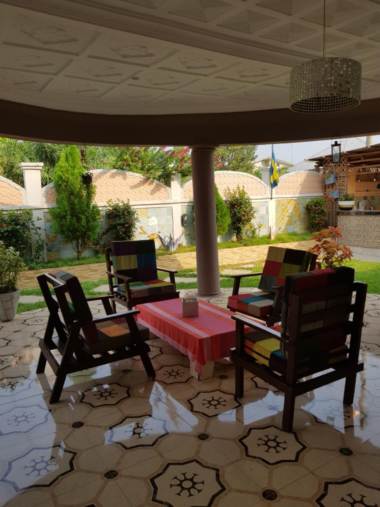 Nana Adu Guest House Koforidua Buitenkant foto