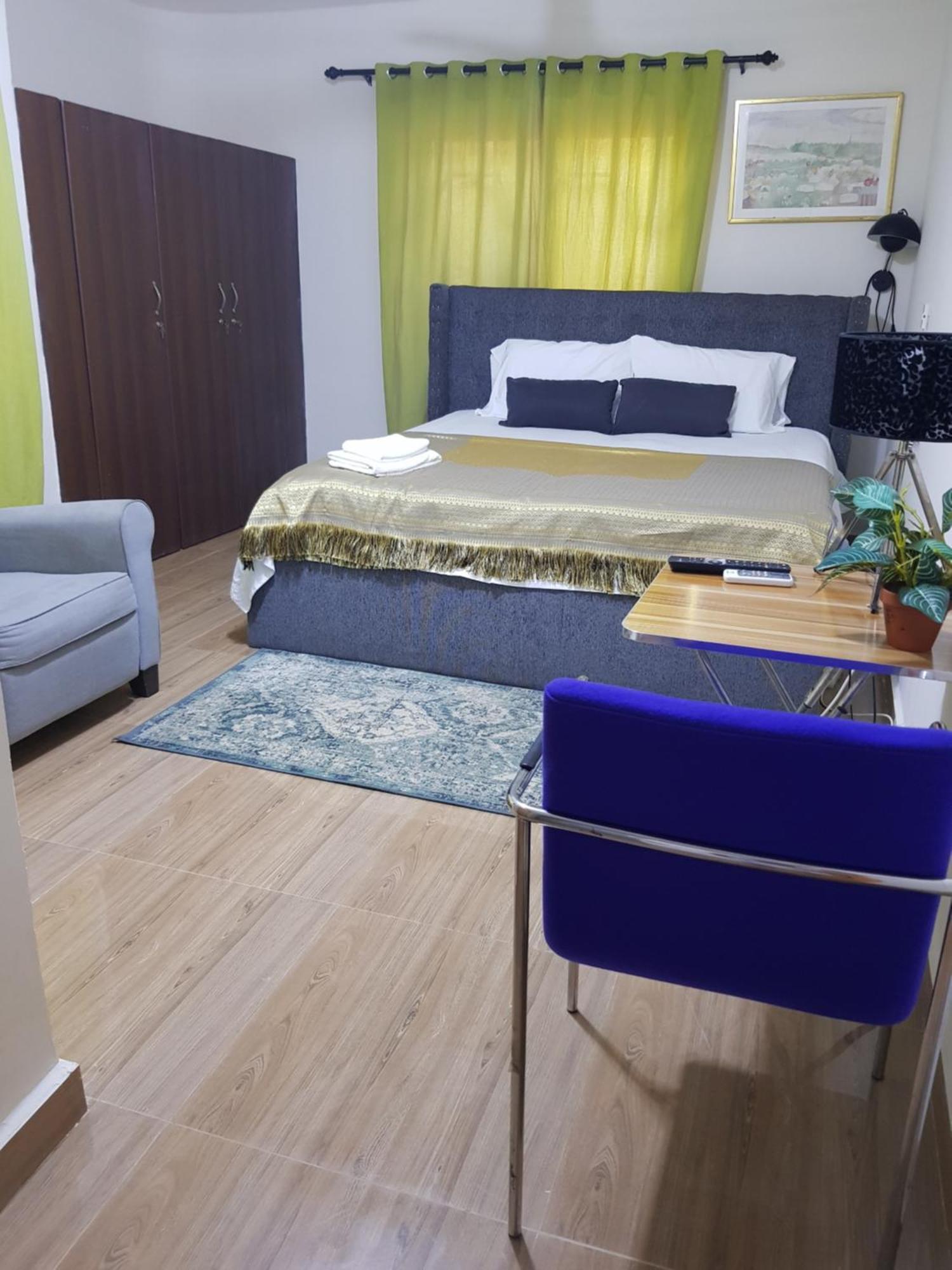 Nana Adu Guest House Koforidua Buitenkant foto