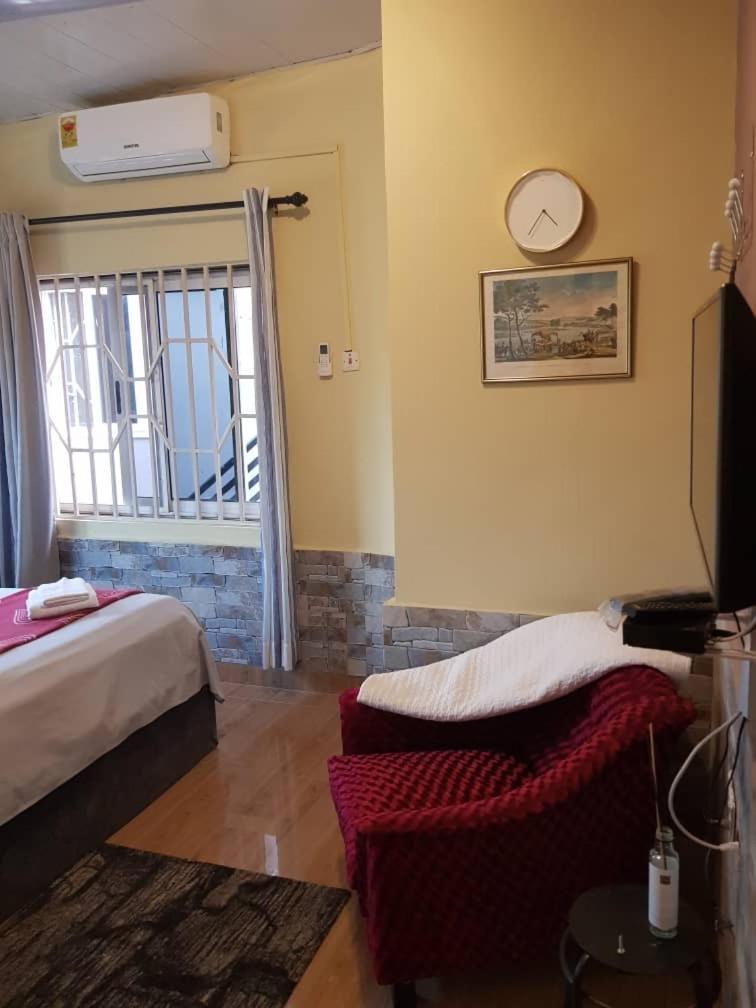 Nana Adu Guest House Koforidua Buitenkant foto