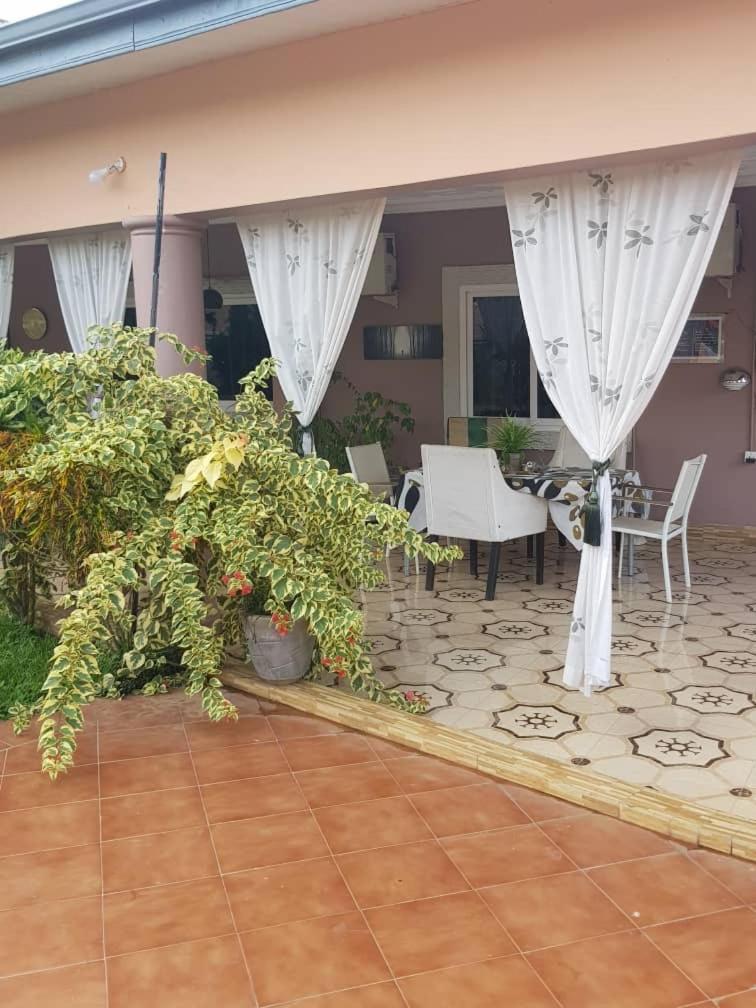 Nana Adu Guest House Koforidua Buitenkant foto