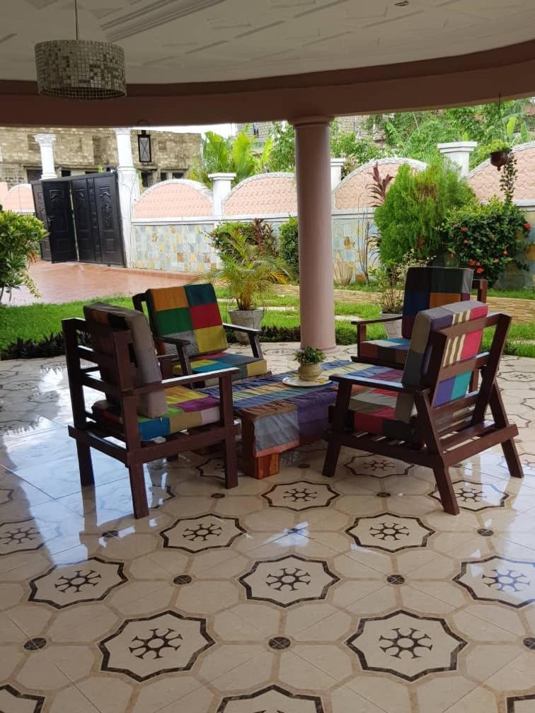 Nana Adu Guest House Koforidua Buitenkant foto