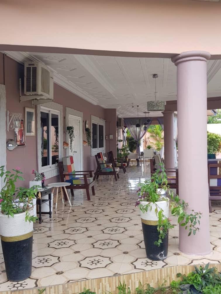 Nana Adu Guest House Koforidua Buitenkant foto
